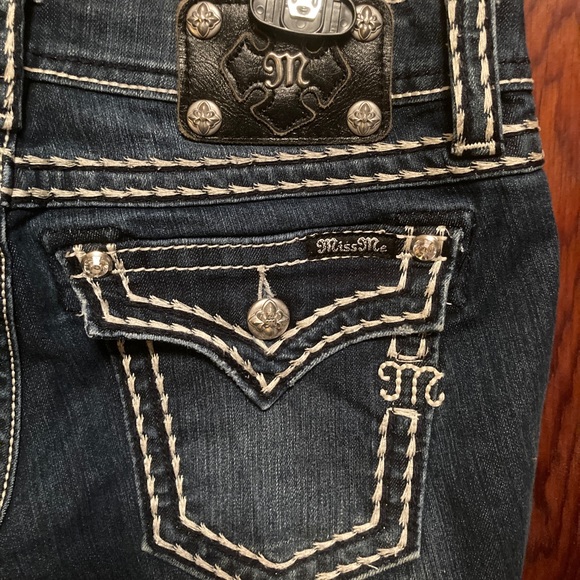 SOLD...Miss Me Jeans.. - Picture 5 of 9